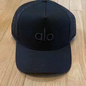 ALO Yoga District Trucker Hat NWT